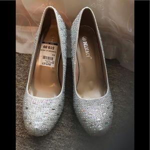 Delicacy New 8.5 Silver Sparkle Heels